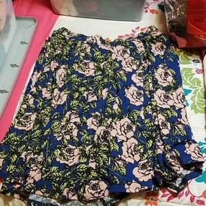 LulaRoe skirt with pockets